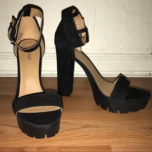 Nine west black chunky heeled